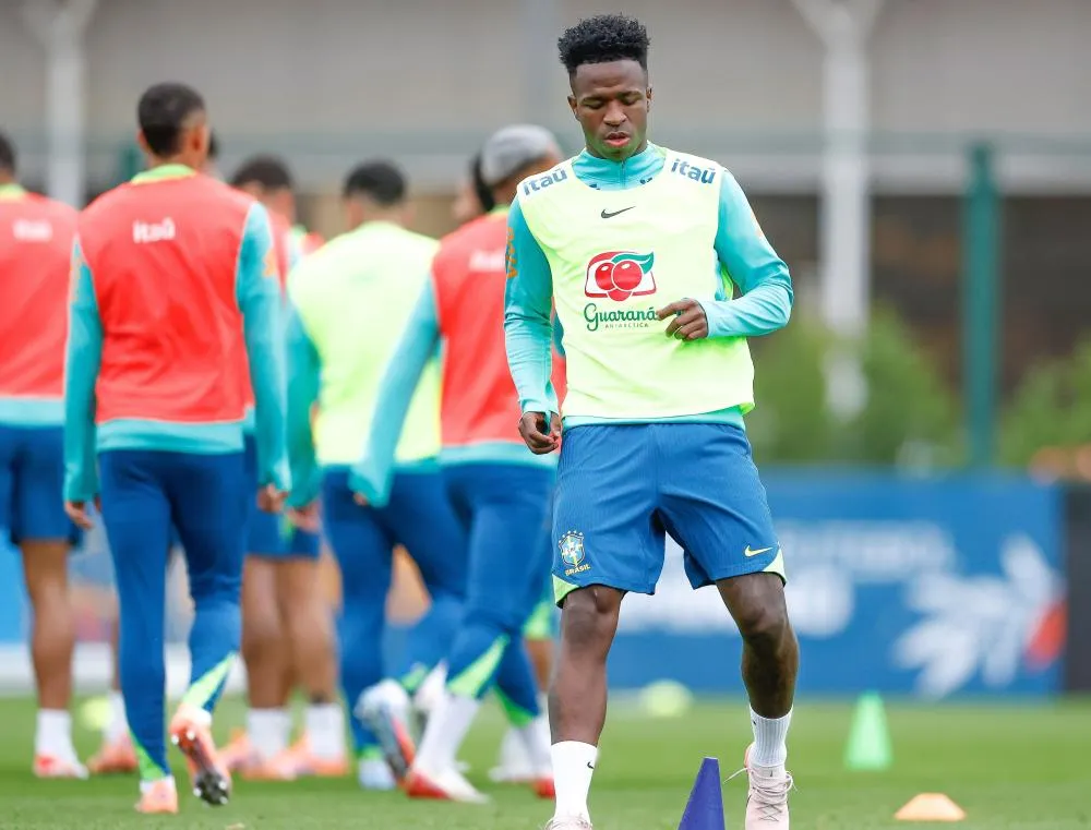 Vinicius Jr. exalta trabalho de Ancelotti na Seleção: 'Estamos evoluindo com o Mister'