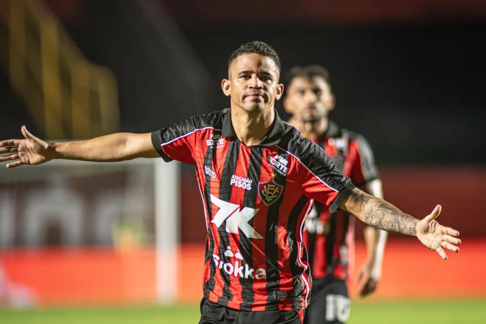 Vitória volta a vencer na Copa do Nordeste e assume a liderança do Grupo A
