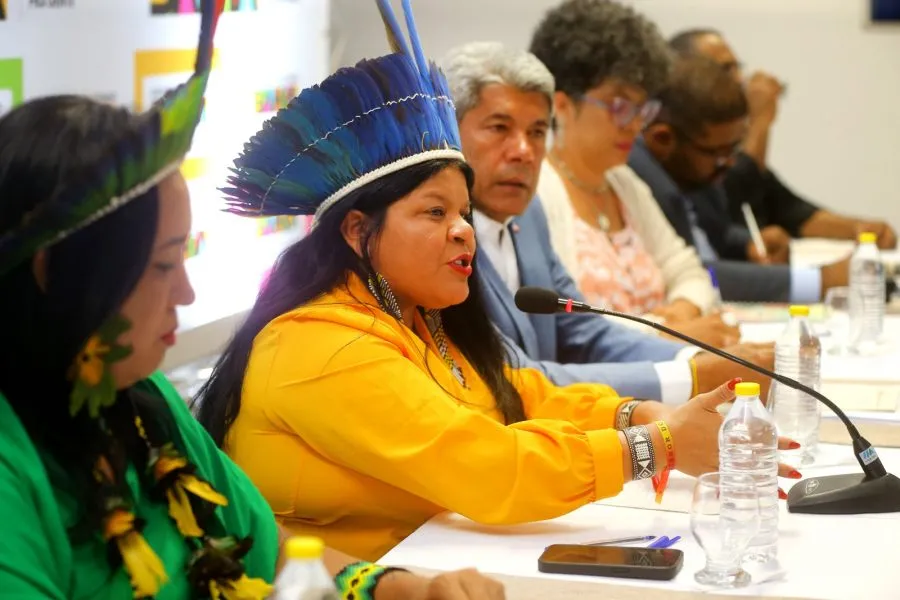 Governador recebe lideranças e debate avanços para os povos indígenas da Bahia