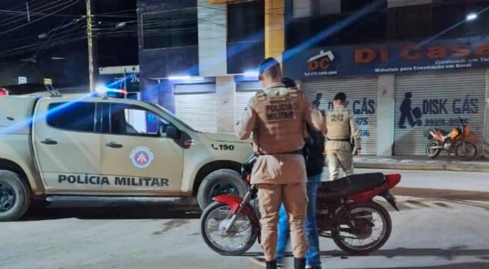 Motociclista é detido por desacato durante operação policial em Tanhaçu