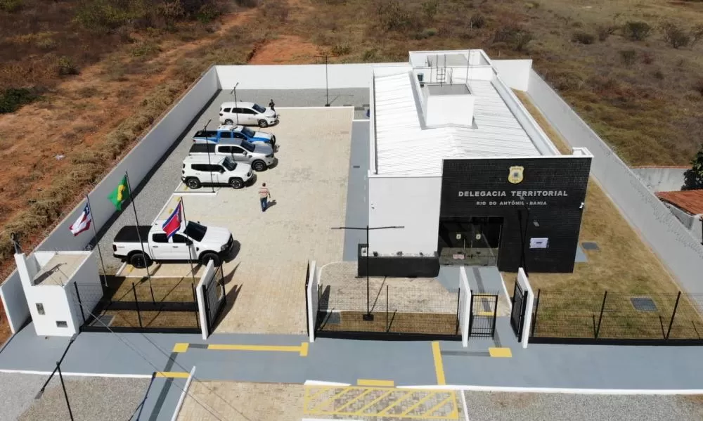 Obras para segurança, infraestrutura e abastecimento de água marcam passagem do Governo da Bahia por Rio do Antônio, no Sudoeste baiano