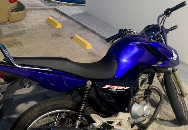 Polícia Militar apreende motocicleta com adulteração de chassi e placa em Caturama (BA)