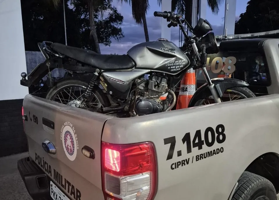 Brumado: Polícia Rodoviária Estadual apreende moto e crack após tentativa de fuga na BR-030