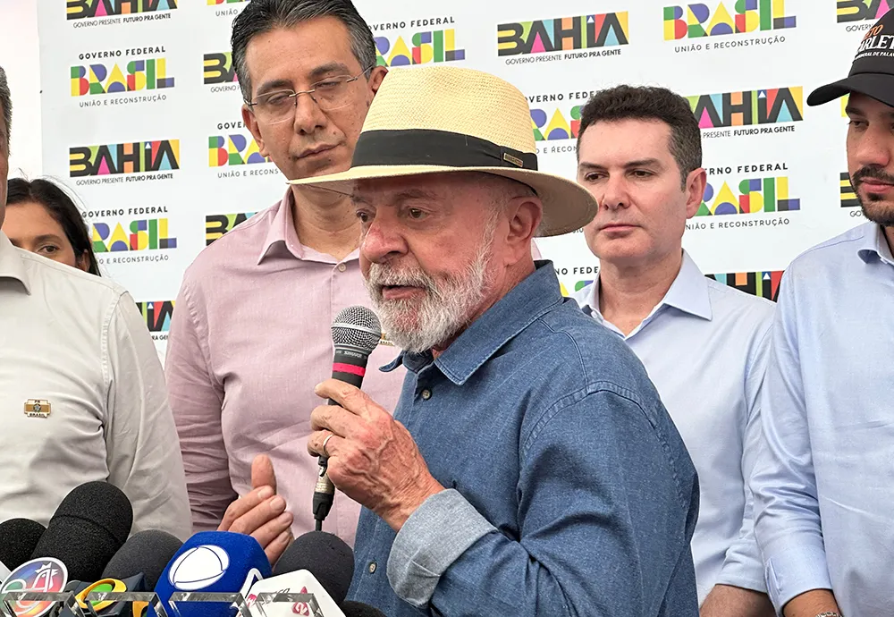 Lula projeta 2025 como 'ano da colheita' durante entrega de obras na Bahia