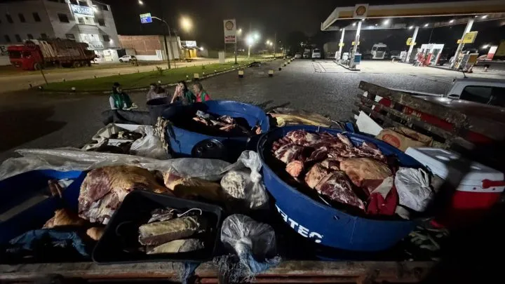 Adab apreende cerca de 900 kg de carne clandestina na Bahia