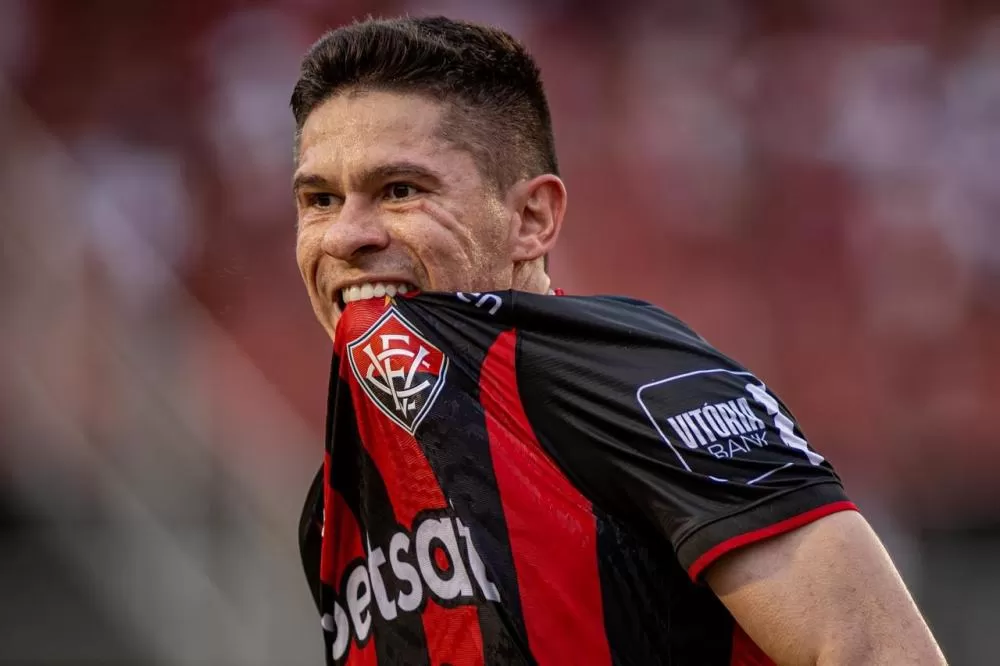 Vitória vence Ba-Vi de virada no Barradão