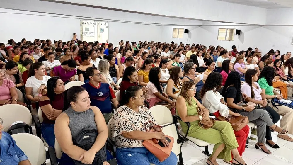 Prefeitura de Brumado realiza formação para monitores de alunos PCD