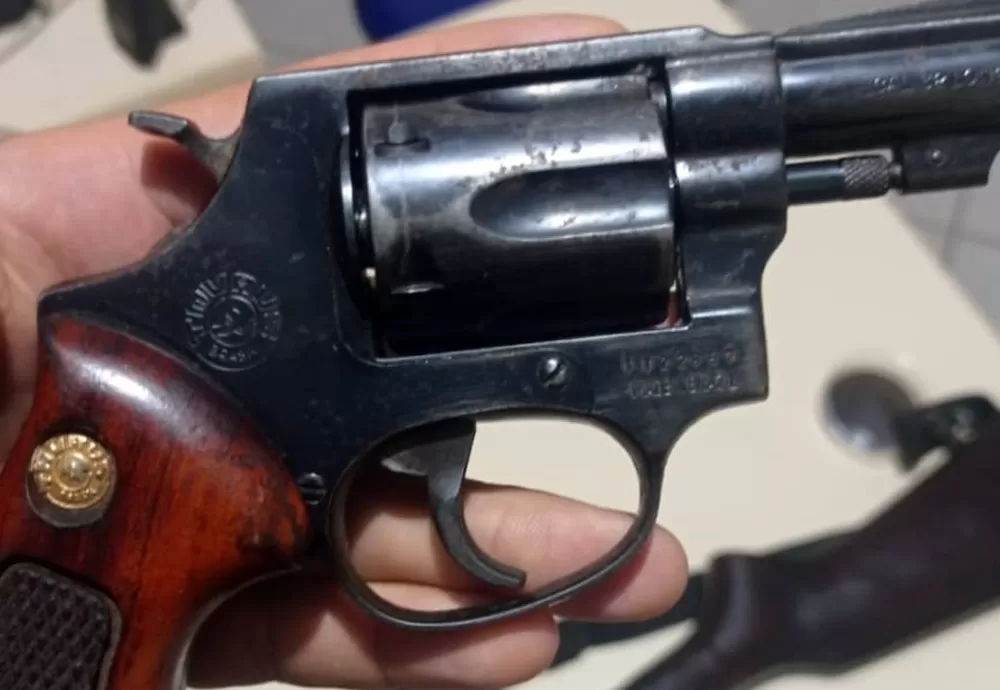 Cipe Cerrado prende dupla que se passava por PMs em Barreiras