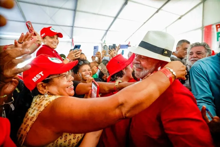 Presidente anuncia entregas de Reforma Agrária no 14º Encontro do MST em Salvador