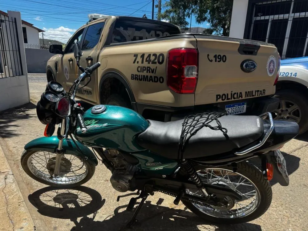 CIPRv/Brumado apreende motocicleta com restrição de roubo na BA-262, em Aracatu