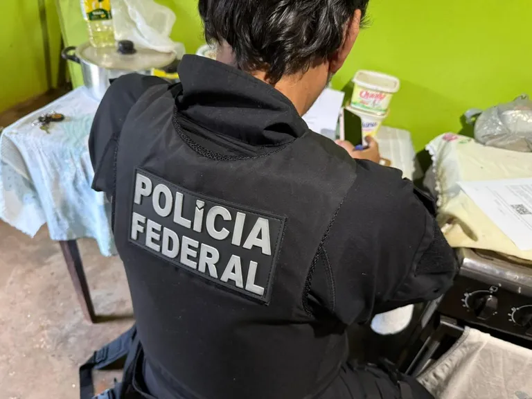 PF realiza operação contra tráfico de drogas, de armas e lavagem de dinheiro na Bahia