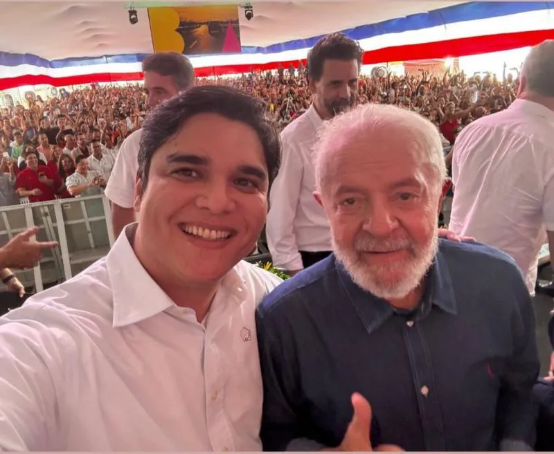  Vitor Bonfim participa da cerimônia de anúncios de investimento do Governo Federal na Bahia