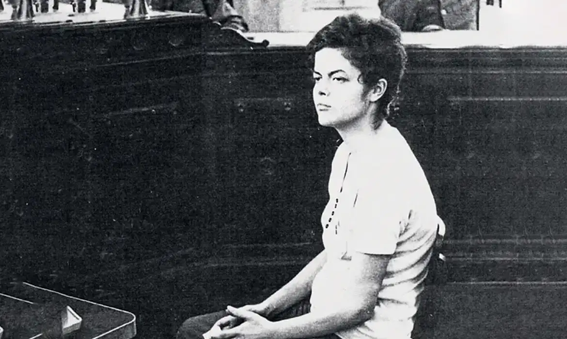 Comissão aprova anistia para ex-presidente Dilma Rousseff