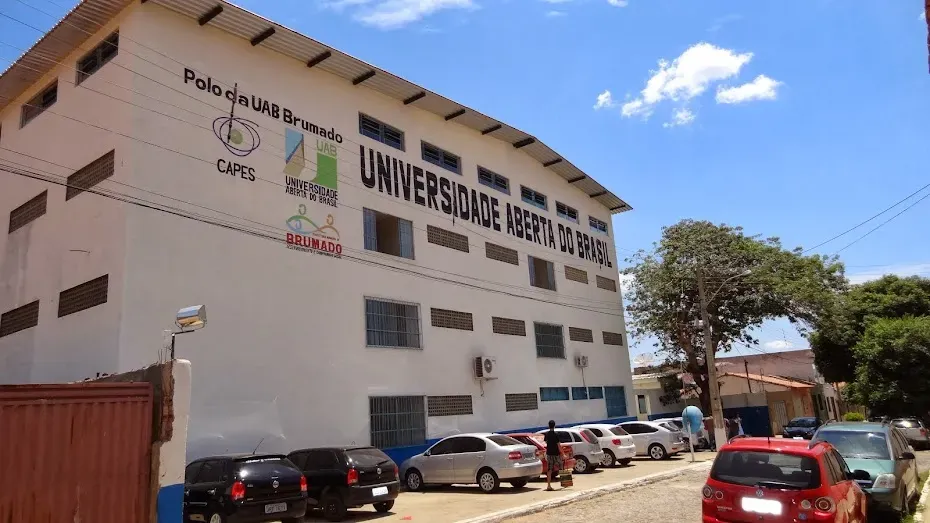 Polo UAB de Brumado oferece pós-graduações em Gestão em Saúde e Ciência é 10