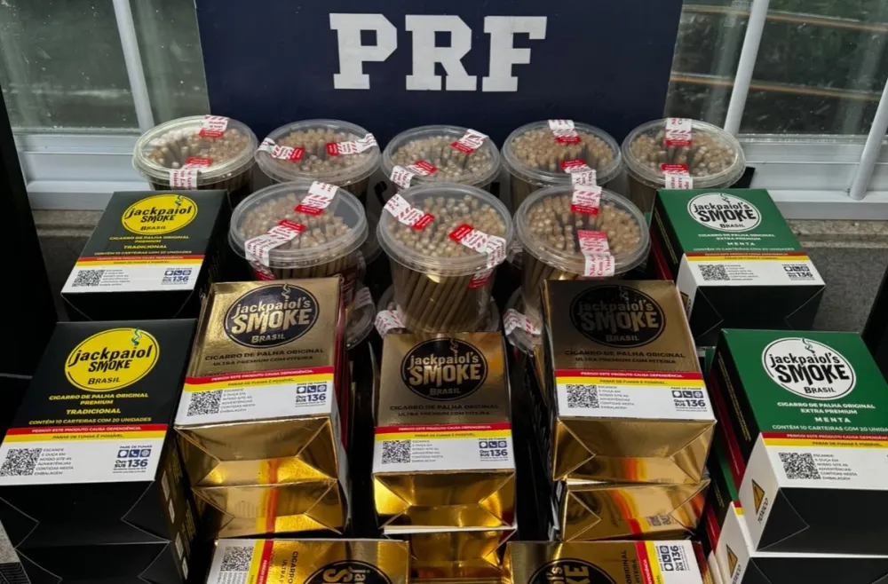 PRF apreende mais de 10 mil cigarros artesanais irregulares na BR-116, em Vitória da Conquista