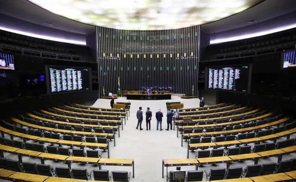 Renovação da Câmara federal chegou a 35%; veja nova composição da Casa