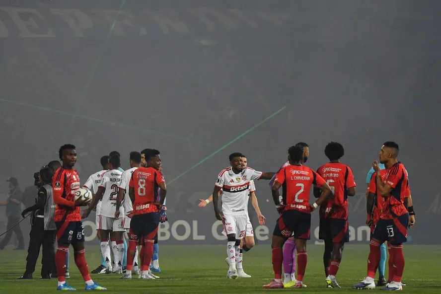 Jogo do Flamengo na Libertadores &eacute; cancelado por atos de vandalismo - Agora  Sudoeste