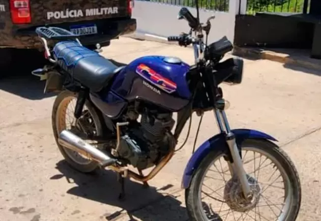 Cipe Sudoeste apreende veículo com restrição de furto em Presidente Janio Quadros