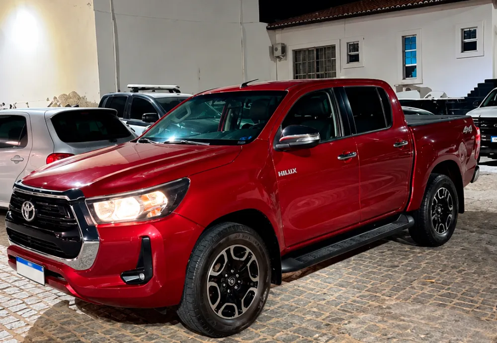 PM recupera Hilux com placa adulterada e restrição de furto/roubo durante ronda em Guanambi
