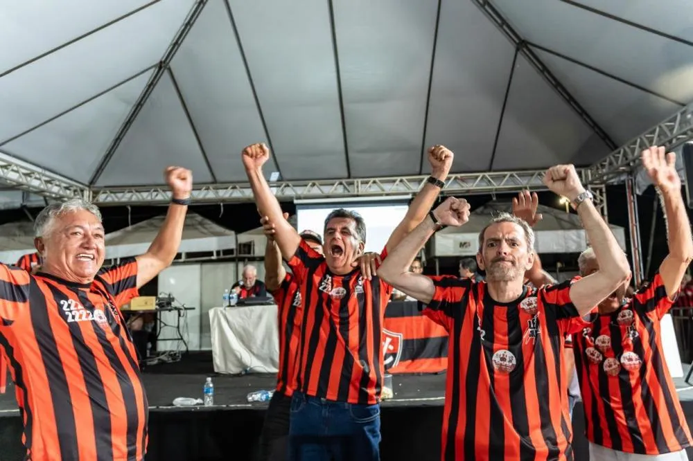 Fábio Mota é reeleito presidente do Vitória 