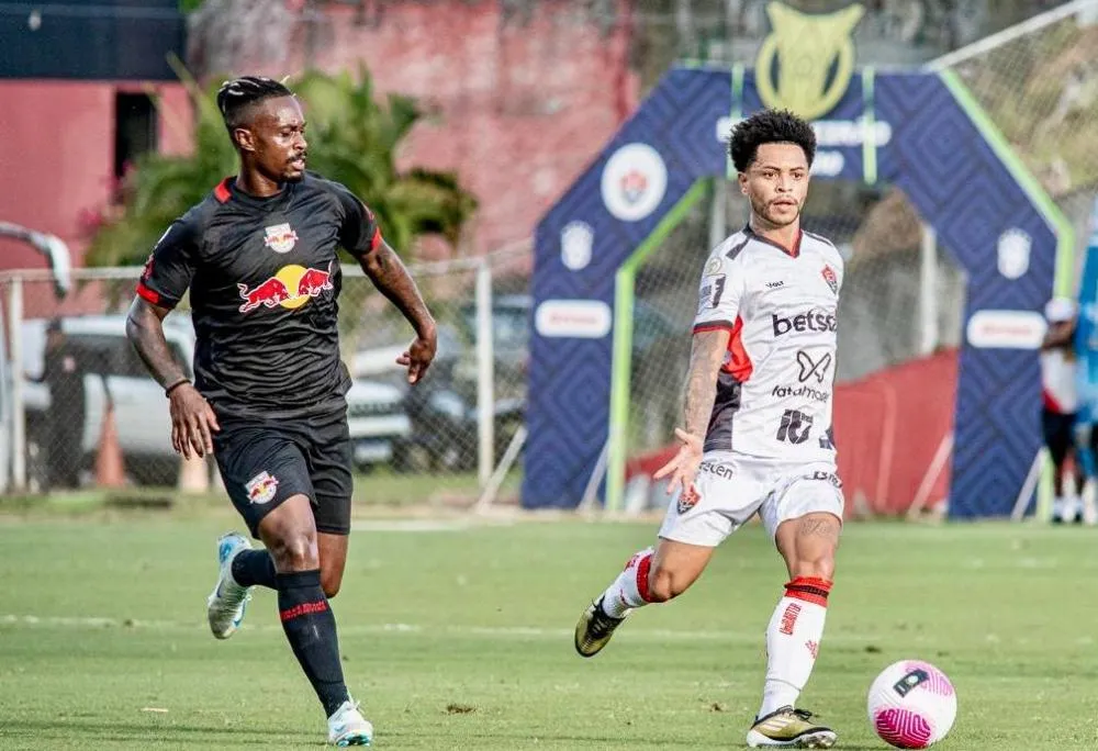 Vitória vence o Bragantino no Barradão e sobe na classificação 