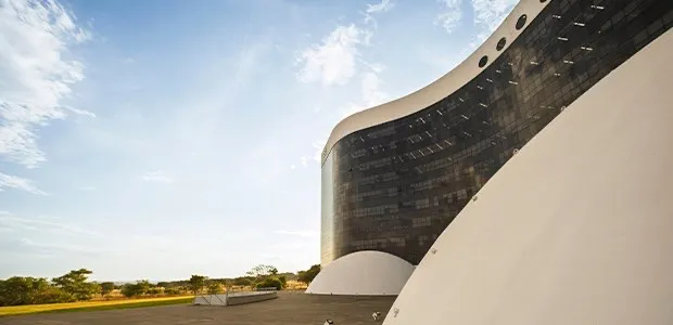 Corregedor do TSE dá 24 horas para Meta e X explicarem possível tratamento desigual de candidaturas nas redes