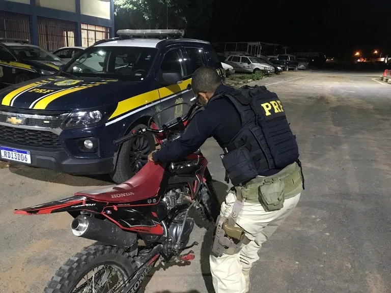 PRF recupera três motocicletas com sinais de adulteração e registros de roubo em Oliveira dos Brejinhos