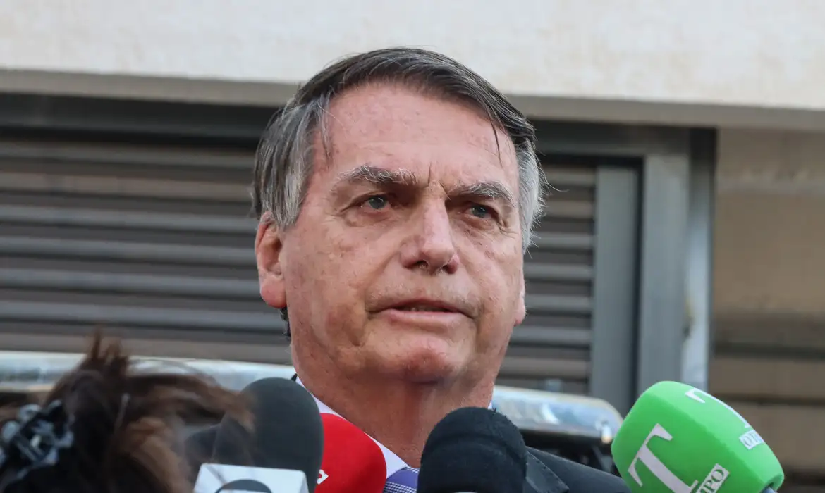 Por unanimidade, turma do STF torna Bolsonaro e mais 7 réus por golpe