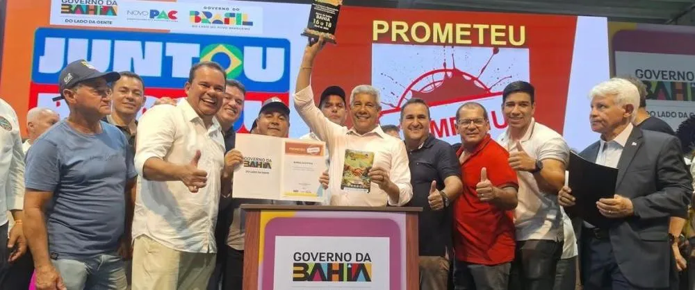 Marquinho Viana acompanha prefeito Wilson do Café em assinatura de obra que levará nova quadra coberta à Escola Major Waldir Pires, em Barra da Estiva