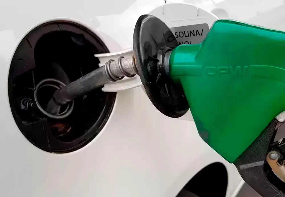 Petrobras reduz preço da gasolina e aumenta o do diesel