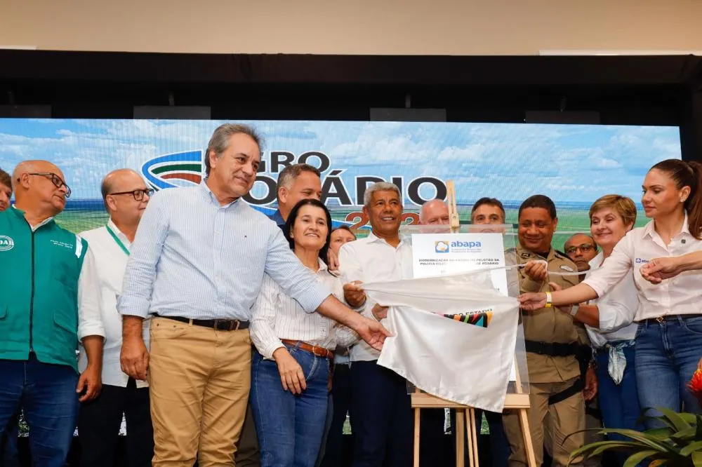 Em Correntina, governador participa de feira agro e reforça segurança e infraestrutura viária no distrito de Rosário