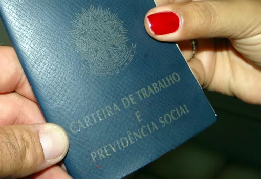 Desemprego cai e fica em 5,4% no trimestre encerrado em junho