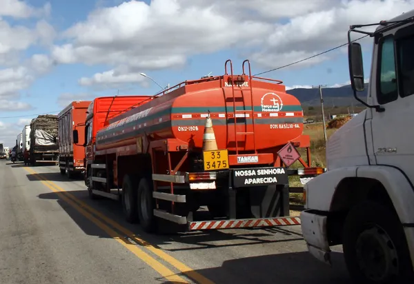 Federação de petroleiros atribui alta do diesel a aumentos abusivos