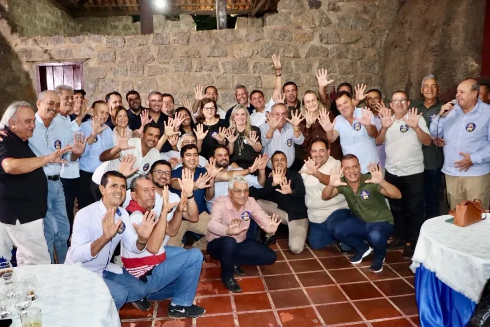 Ivana Bastos reúne 22 prefeitos em encontro em Guanambi