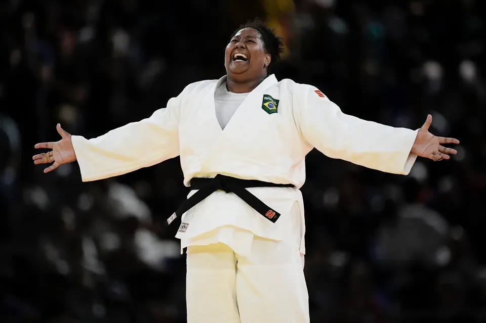 Beatriz Souza conquista primeiro ouro do Brasil em Paris 2024