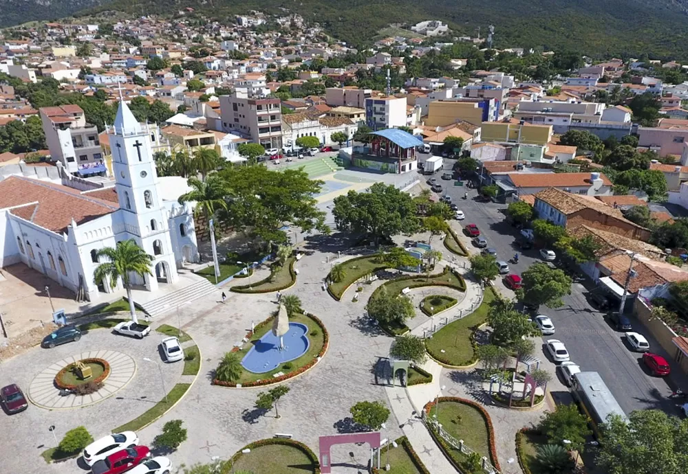 Macaúbas se compromete a impedir prática de nepotismo na Prefeitura