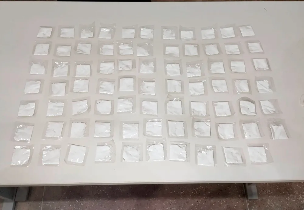 PMBA apreende 76 papelotes de substância análoga à cocaína em Macaúbas