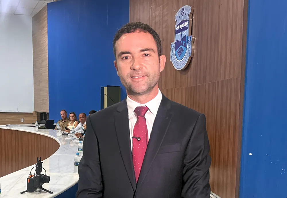 Em sessão solene, prefeito de Brumado reforça harmonia entre os poderes e anuncia desafios para 2026