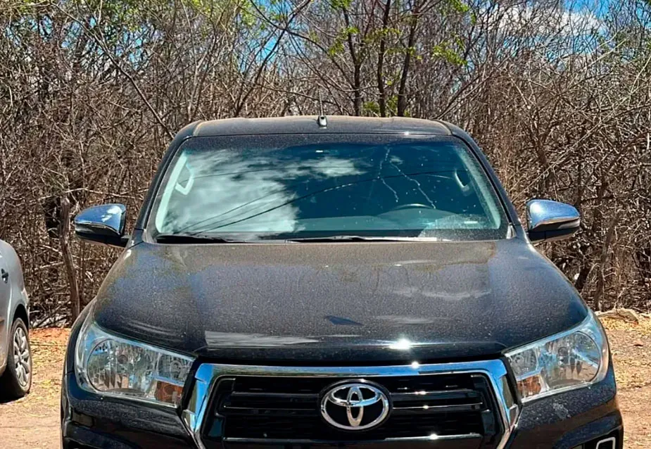 Polícia Rodoviária Estadual apreende Hillux com restrição judicial em Brumado