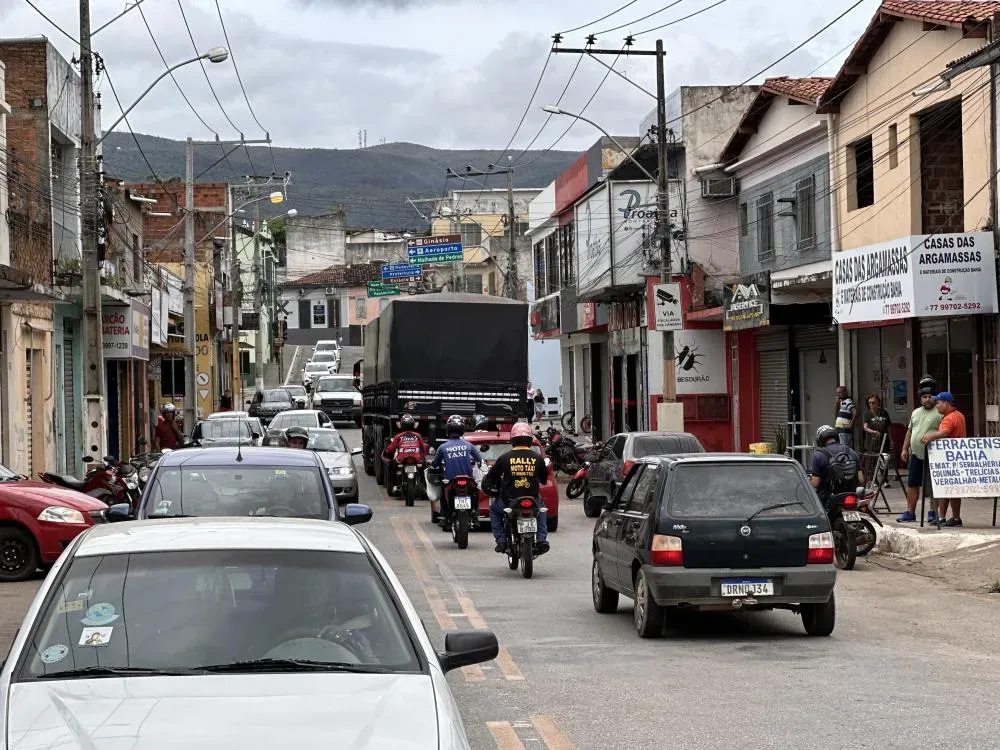 Desconto de 8% no IPVA para veículos com placas de final 3 vai até esta quarta (29)