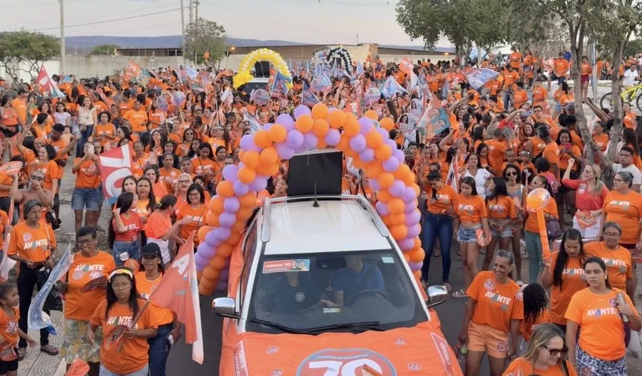 Fabrício Abrantes realiza caminhada das Mulheres em Brumado 