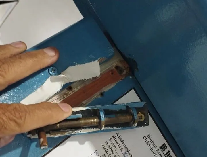 Polícia Militar conduz mulher suspeita de causar danos à UPA de Tanhaçu