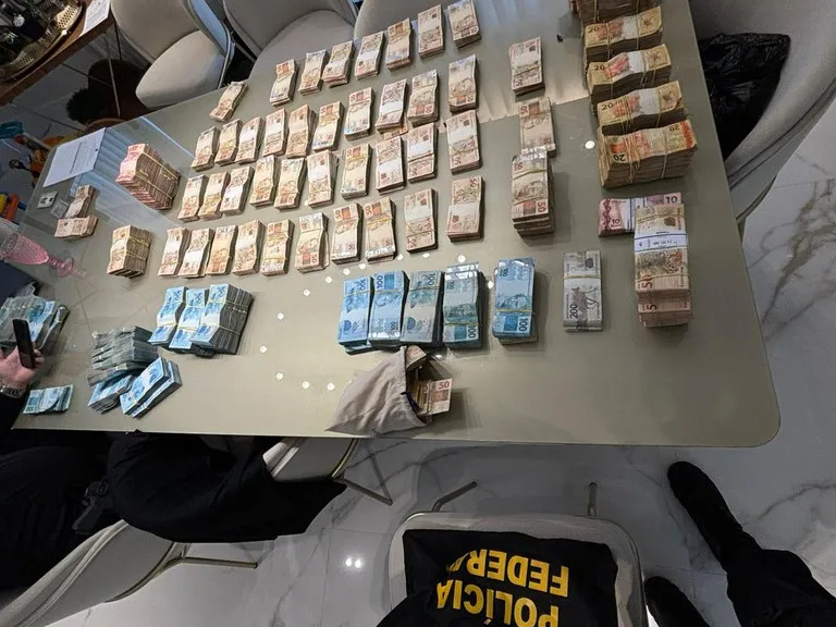 PF realiza operação contra prefeito de Ilhéus e seu aliado, candidato nas eleições