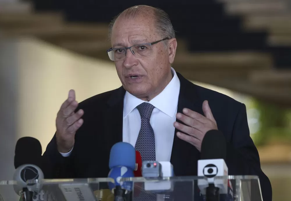 Alckmin diz que reforma tributária tem que ser feita neste ano