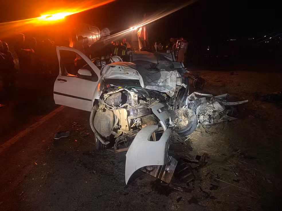 Cinco pessoas morrem em acidente na BR-135 após participarem de evento político