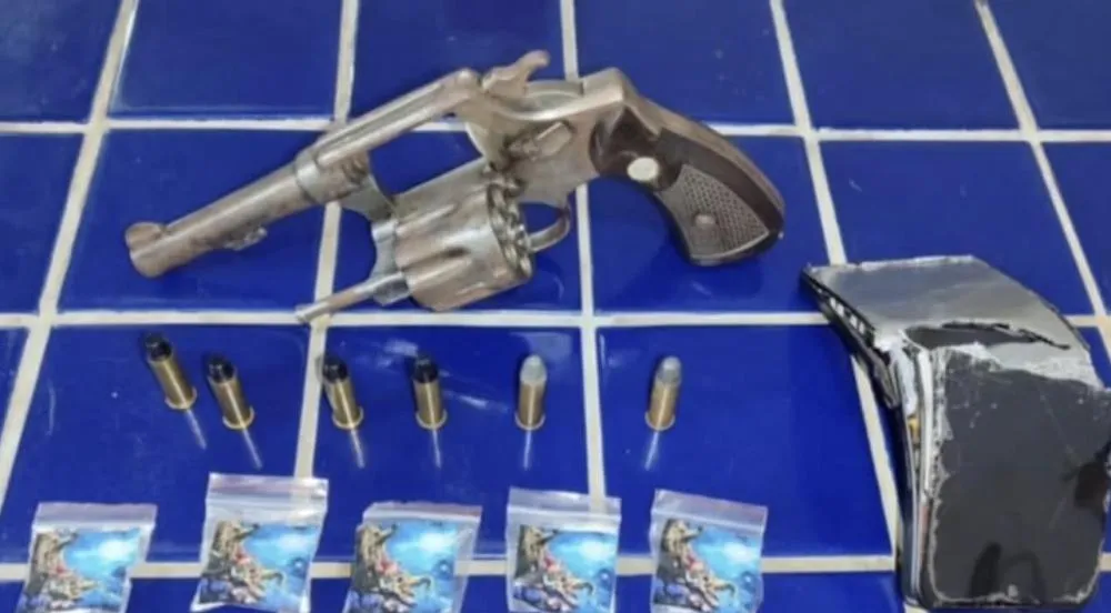 CIPE Sudoeste prende homem por tráfico de drogas e porte ilegal de arma em Barra da Estiva