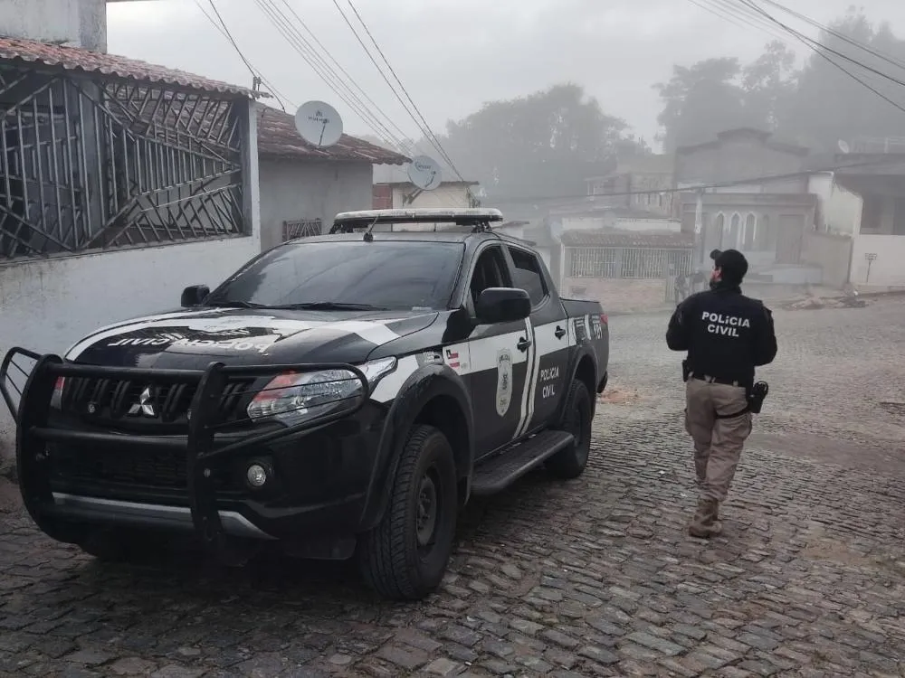 Polícia Civil prende suspeito do homicídio de um delegado em Anagé e mais 47 pessoas na 'Operação Petrus'