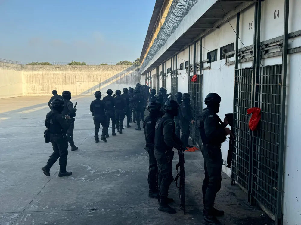 Policiais penais denunciados pelo MPBA por esquema criminoso no Conjunto Penal de Feira de Santana são condenados à prisão