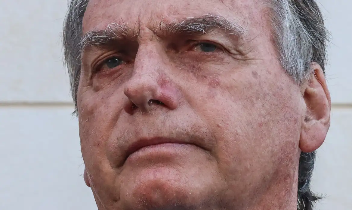 Bolsonaro atuou de forma ‘direta e efetiva’ para tentar golpe, diz PF