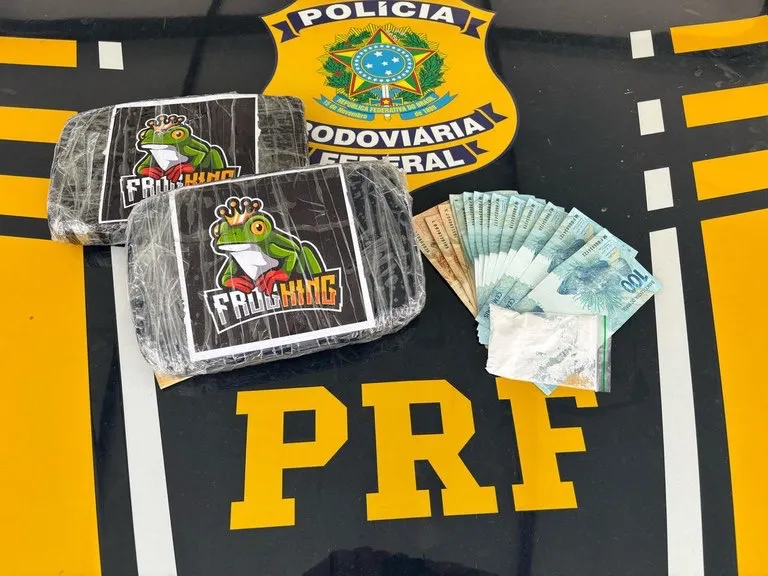 Em Correntina, PRF apreende mais de 2 kg de cocaína escondidos em veículo